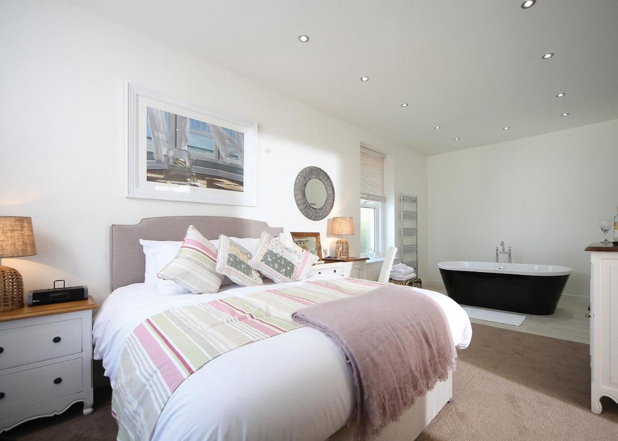 Cove Coastal Retreat *